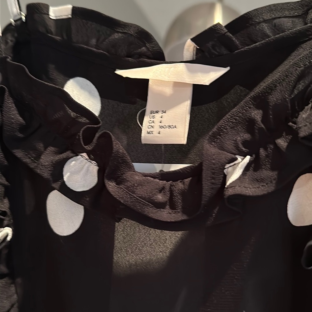 H&M top - Picture 2 of 2